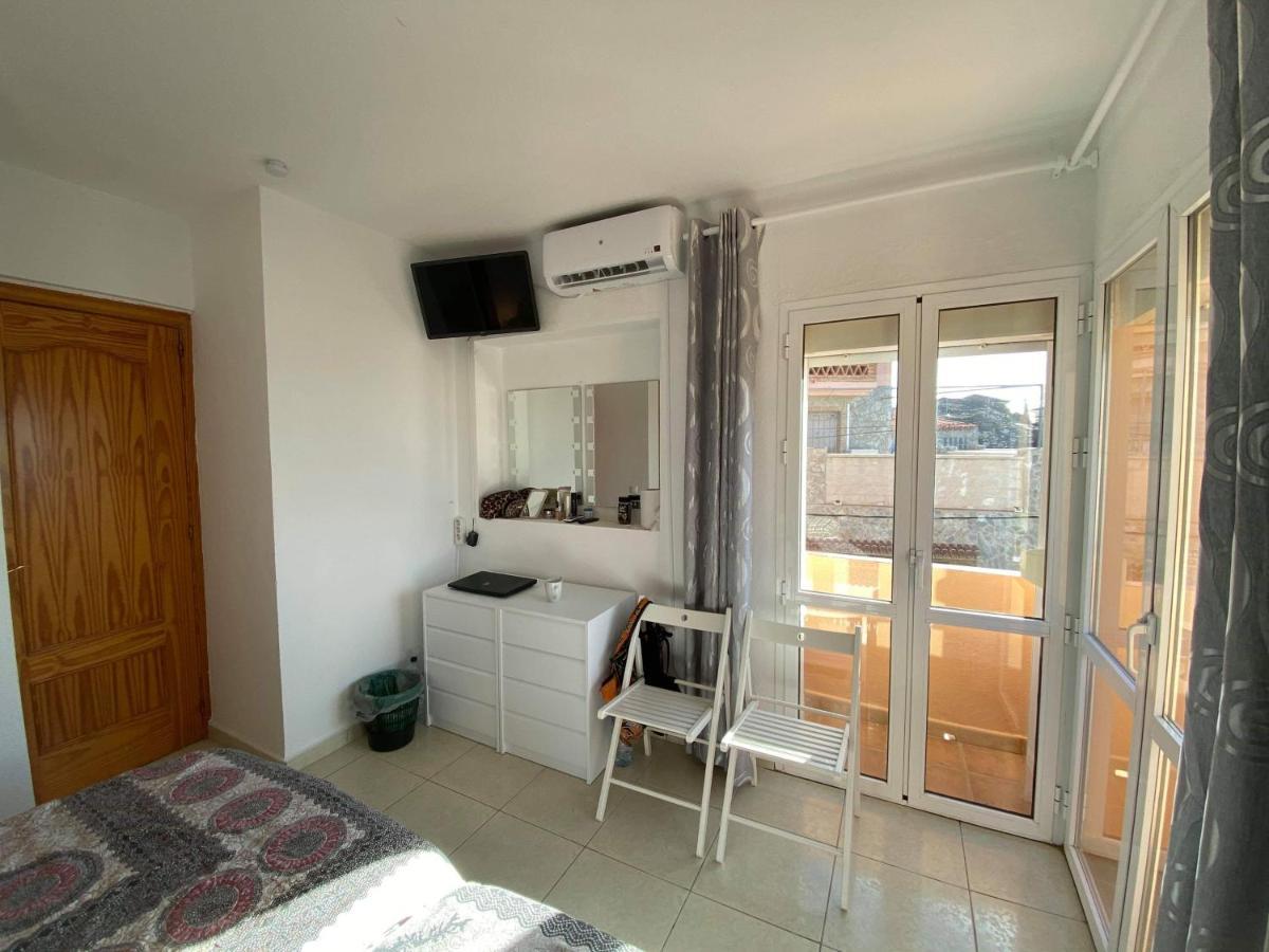 Cozy Rooms In Terraced House Fuengirola Bagian luar foto