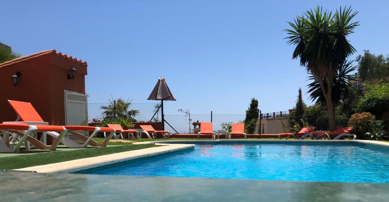 Cozy Rooms In Terraced House Fuengirola Bagian luar foto