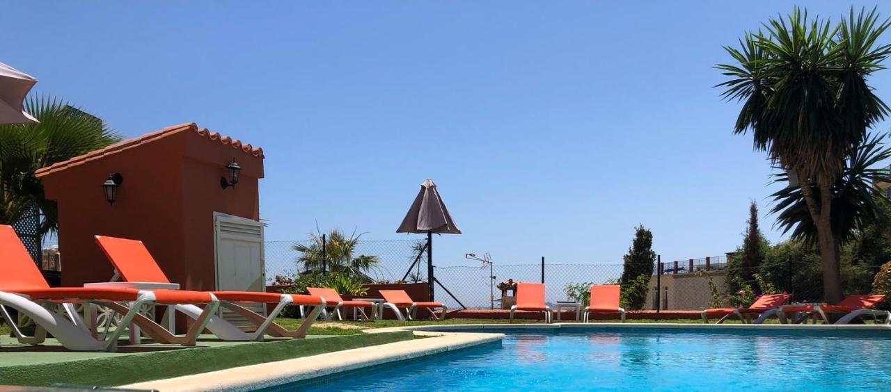 Cozy Rooms In Terraced House Fuengirola Bagian luar foto