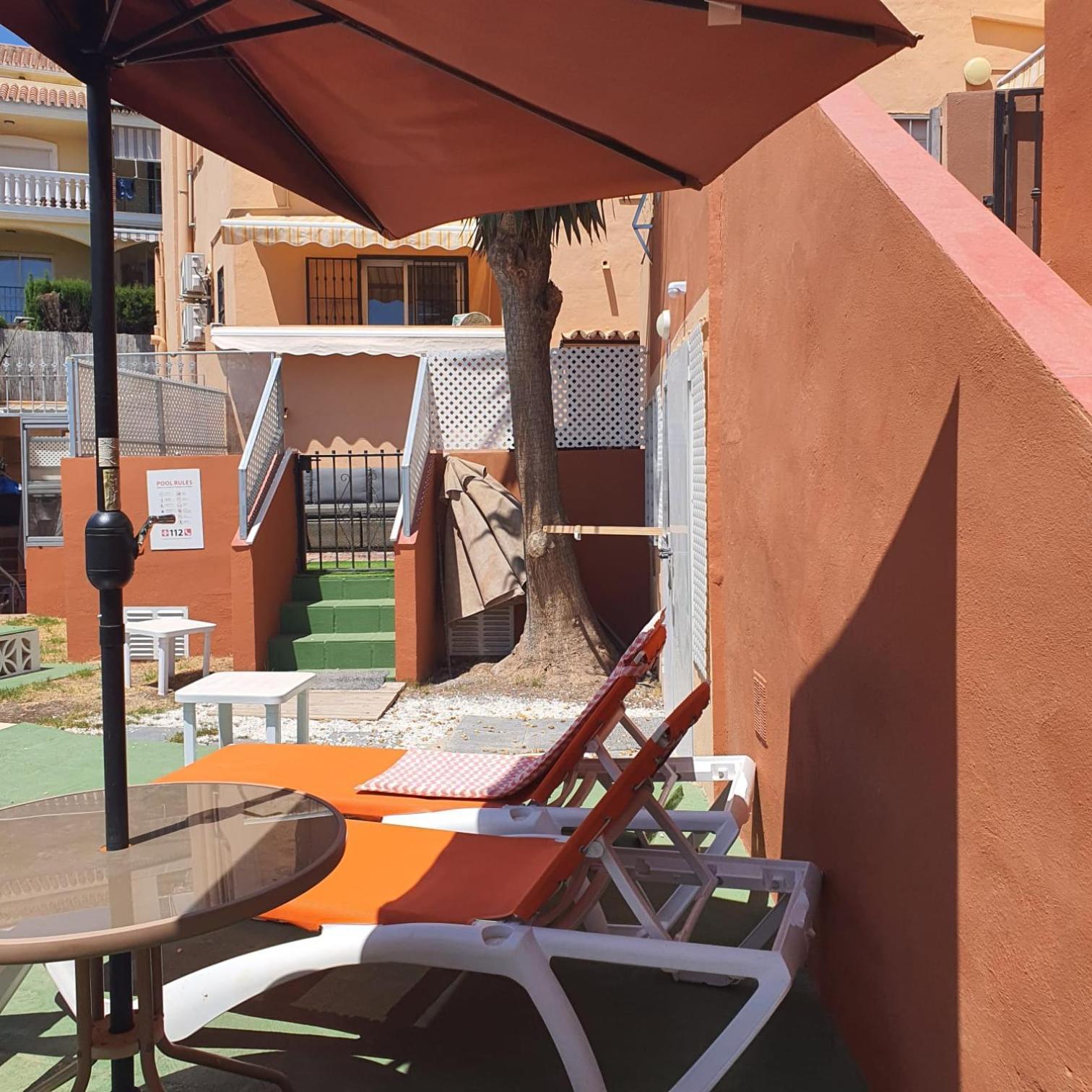 Cozy Rooms In Terraced House Fuengirola Bagian luar foto