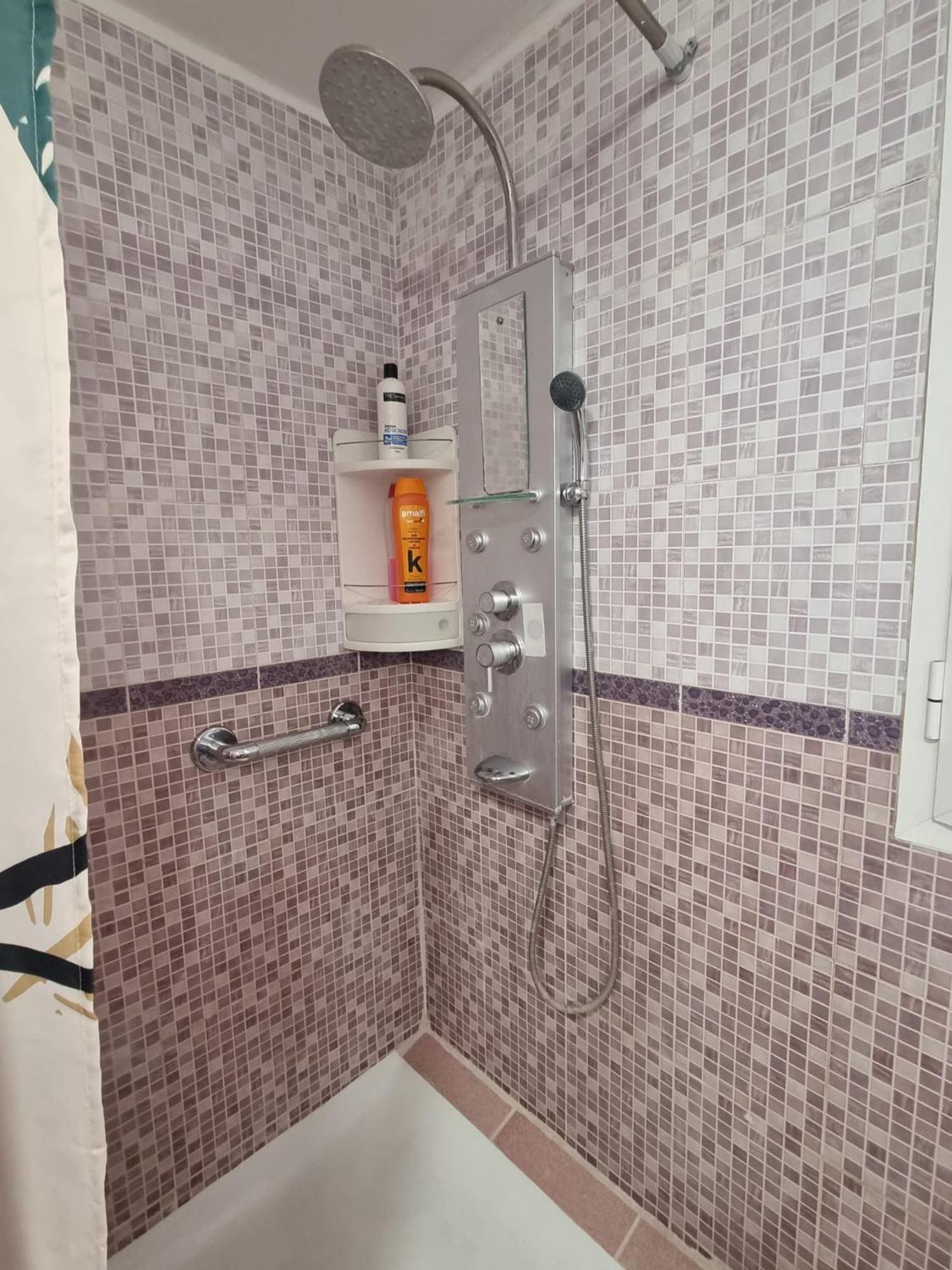 Cozy Rooms In Terraced House Fuengirola Bagian luar foto